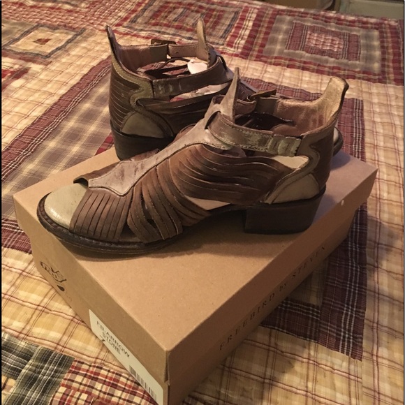 Freebird Sandals. Final price drop - Picture 5 of 6